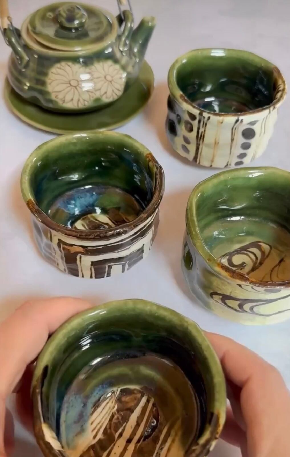 湯呑み 4個 ① (陶器 急須 湯呑4個 鳥居 Ae-173 工芸品 - 工芸品) 湯呑み 4個 ① (陶器 急須 湯呑4個 鳥居 Ae-173 工芸品 - 工芸品)
