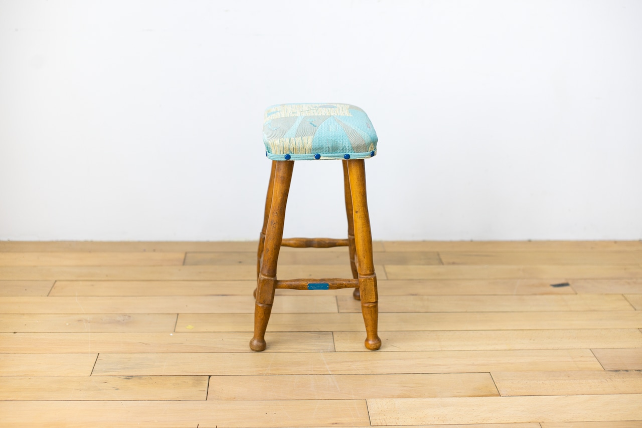 GOOD LUCK CHAIR 002