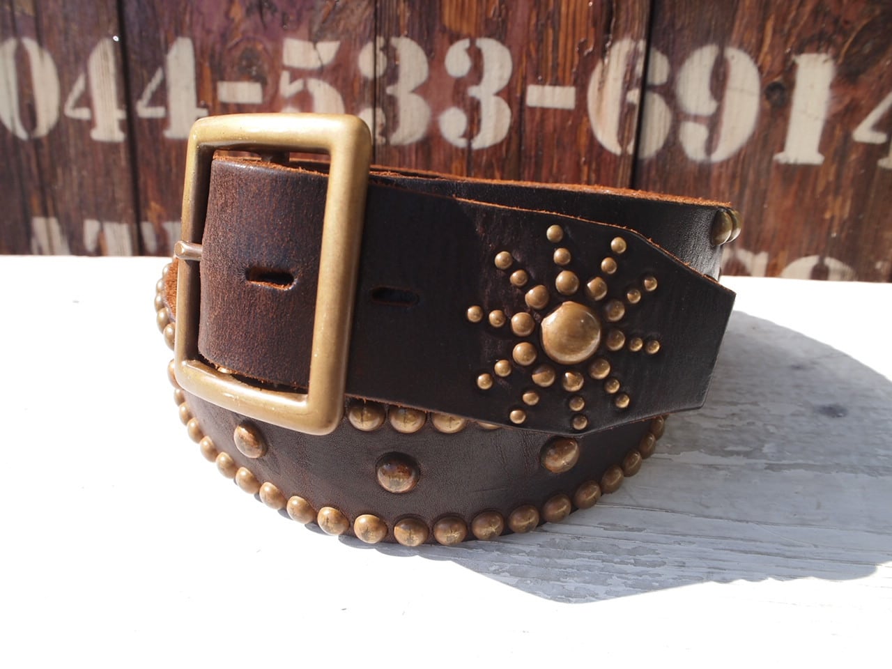 HTC Studs Belt ブラス スタッズレザーベルト ブラックレザー 茶芯
