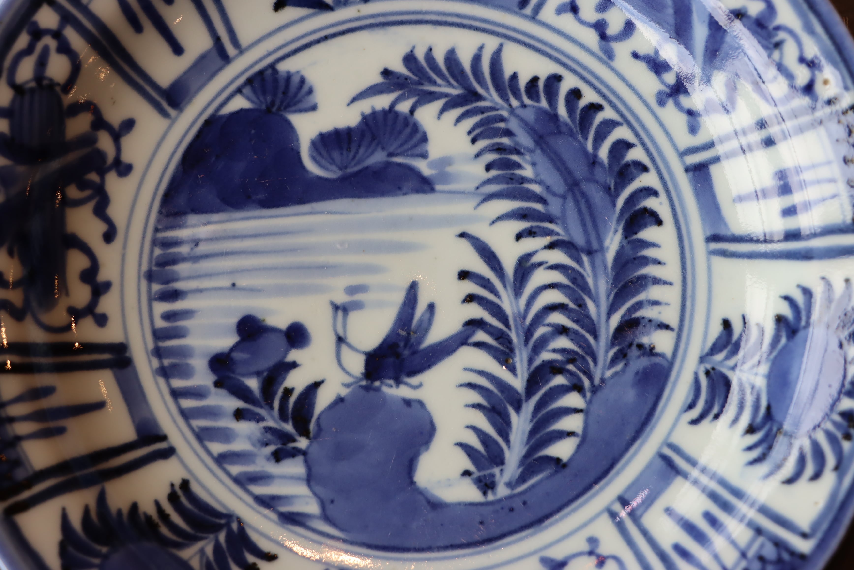 伊万里焼 染付 芙蓉手 バッタ文 中皿 七寸/Imari medium size plate