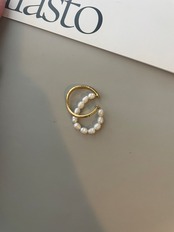 pearl layerd ring