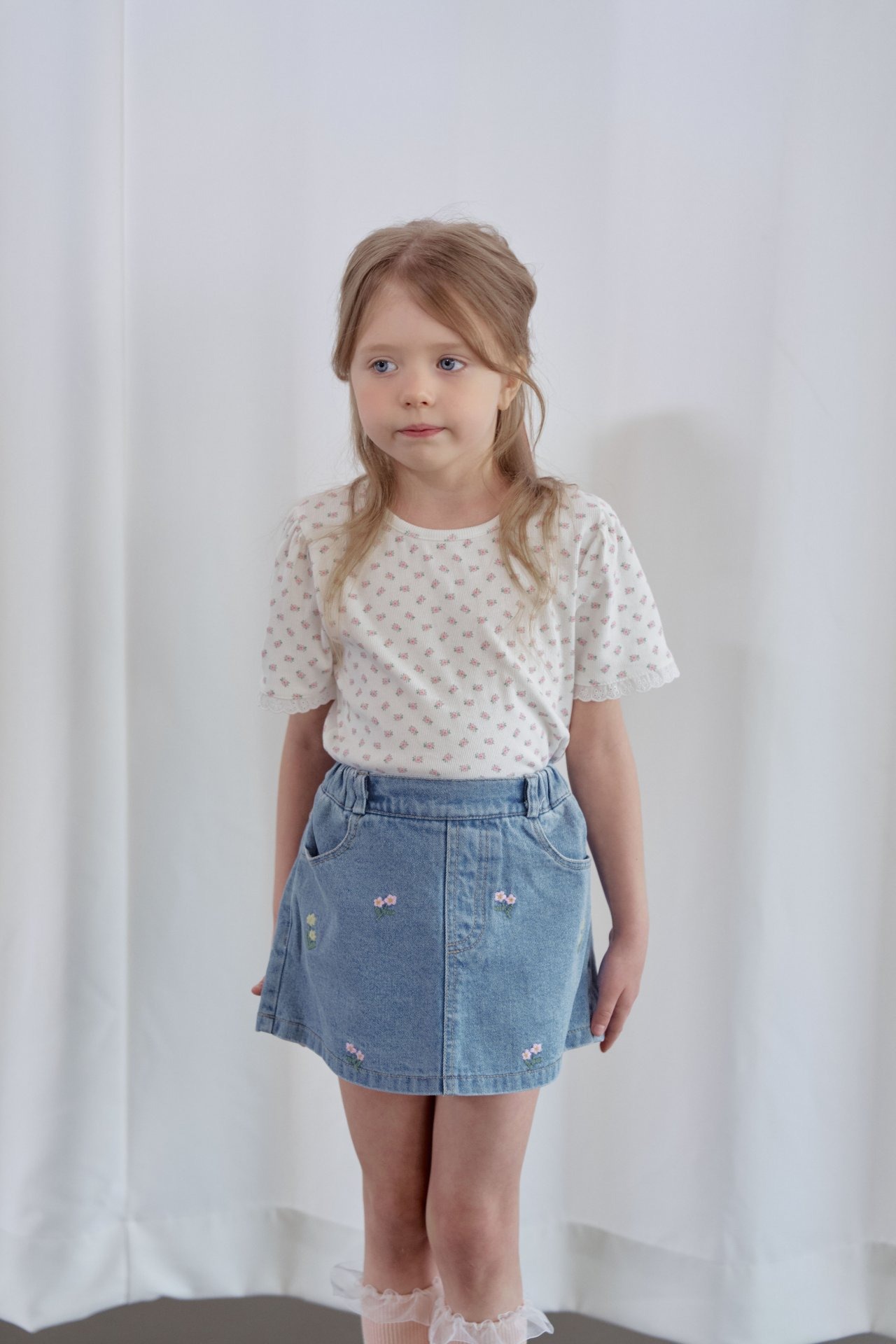 [MOMOANN] Flora Denim Shorts / [모모앤] 플로아 청반바지