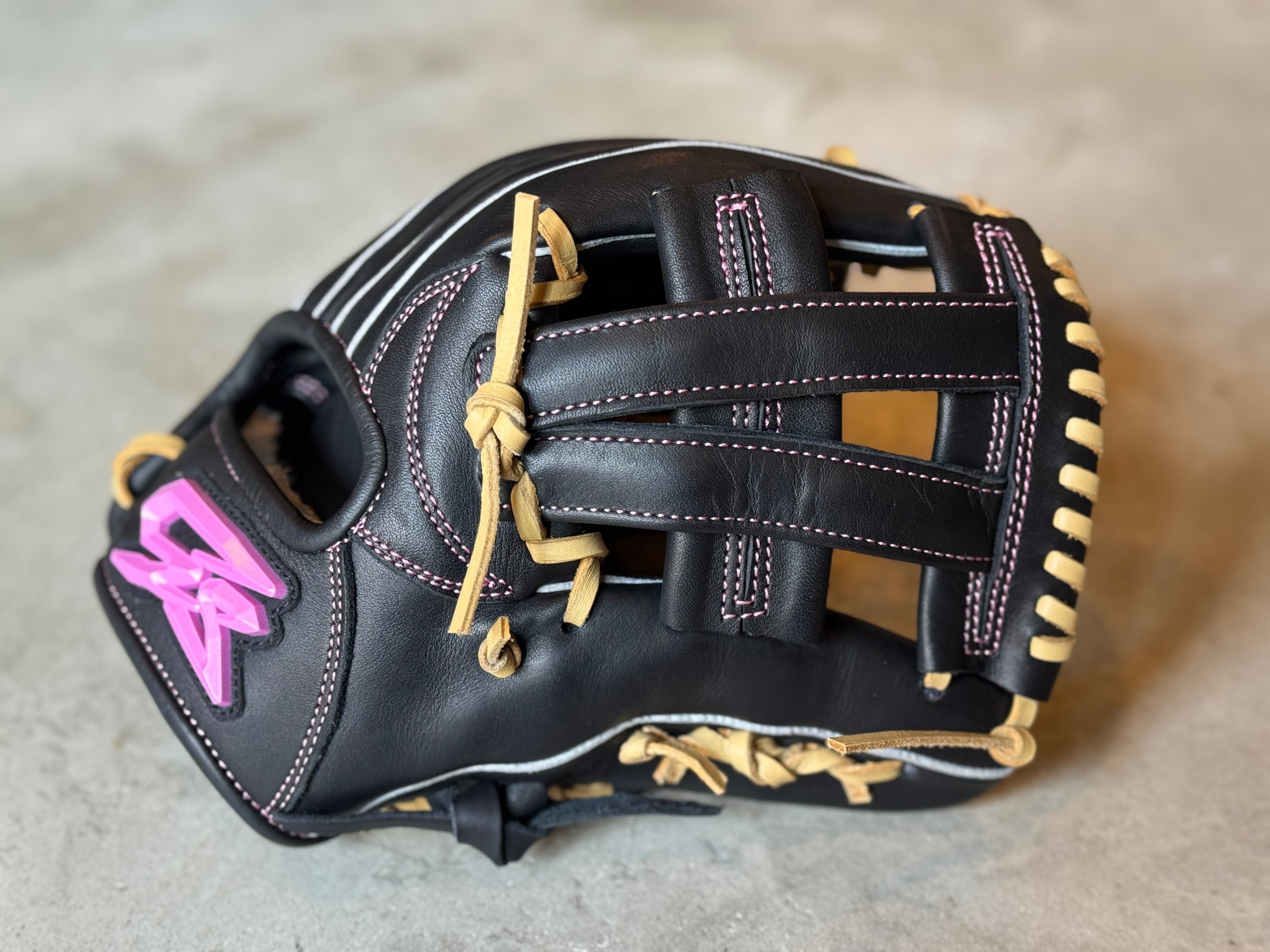 限定モデル【GS】ジュニア用グローブ “S” ブラック×ピンクラベル