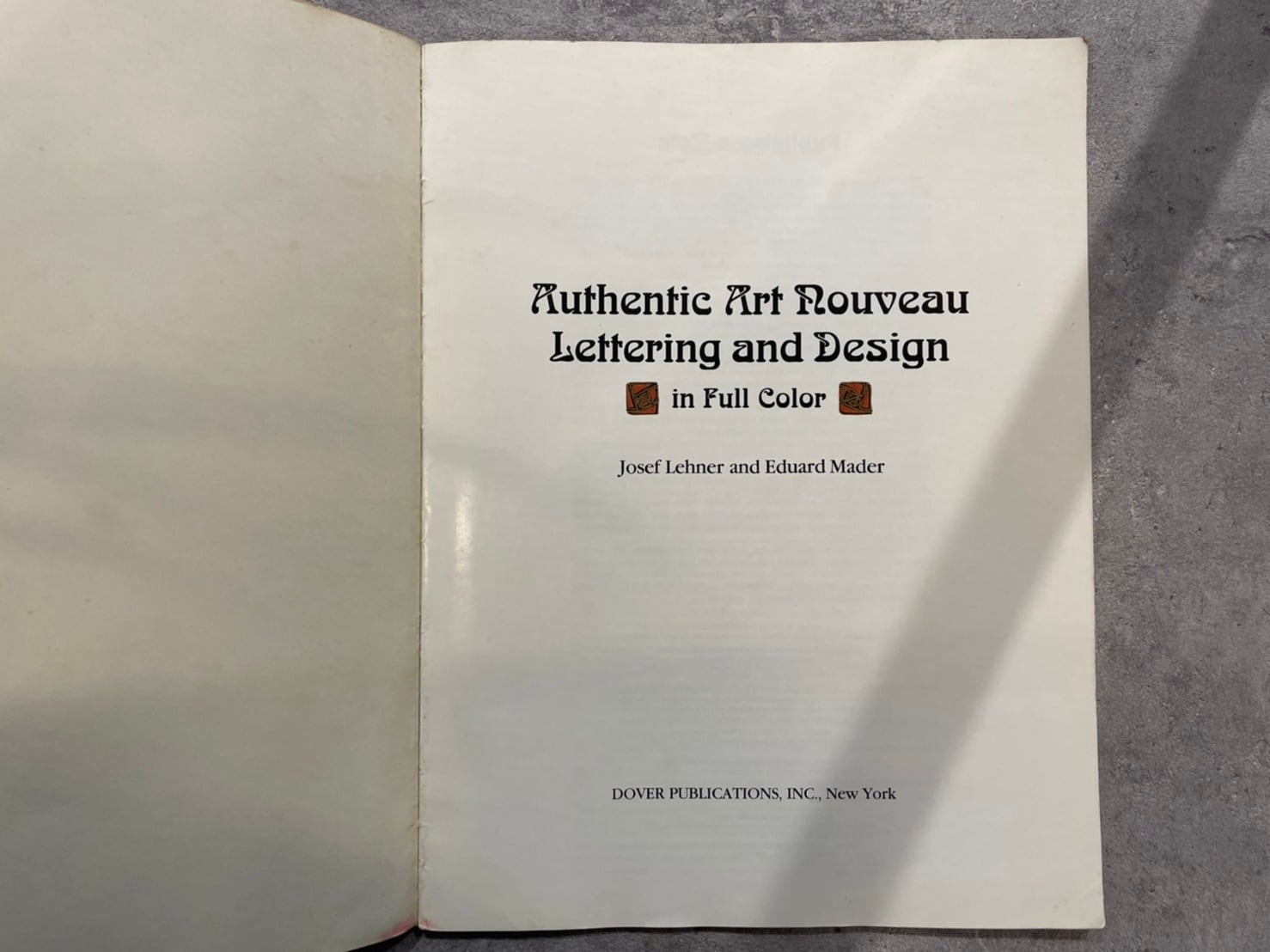 VA502】Authentic Art Nouveau Lettering and Design in Full Color