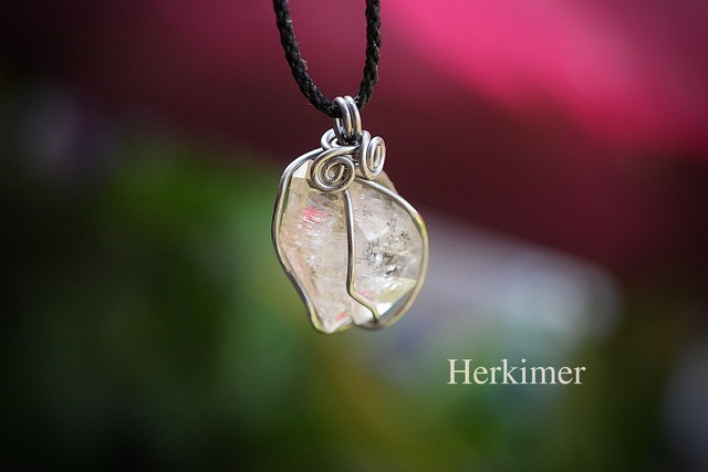 気泡と内包★ハーキマー水晶★ ワイヤーネックレス1988