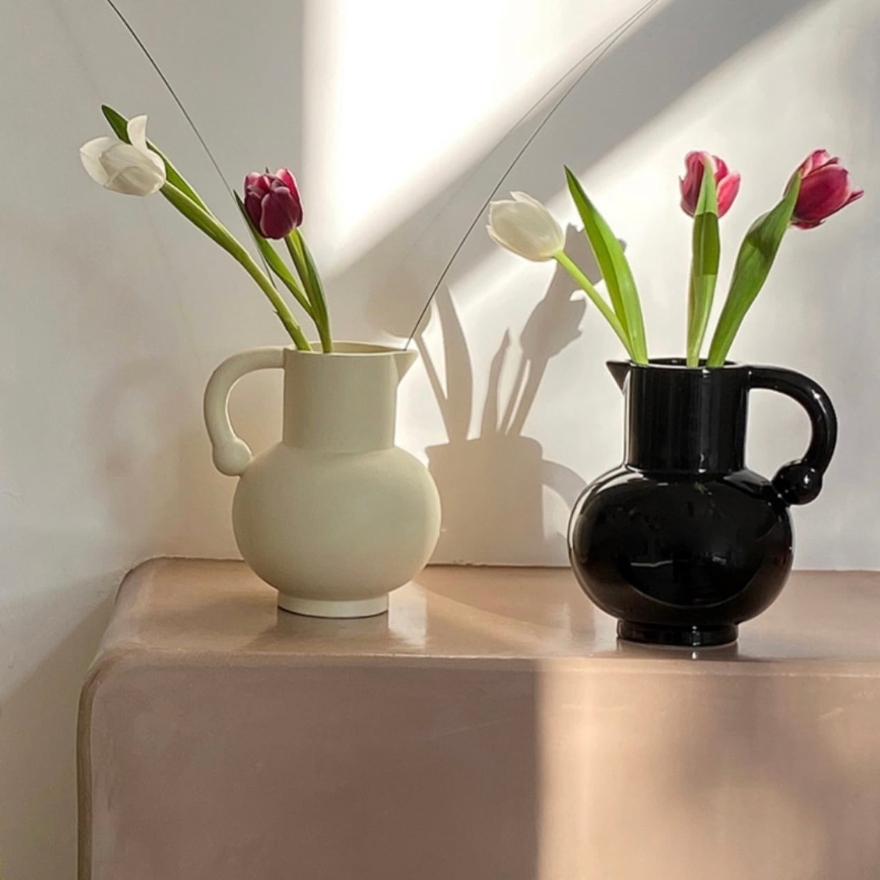 round jug vase 2colors / ラウンド ジャグ ベース ハンドル オブジェ 花瓶 韓国インテリア雑貨