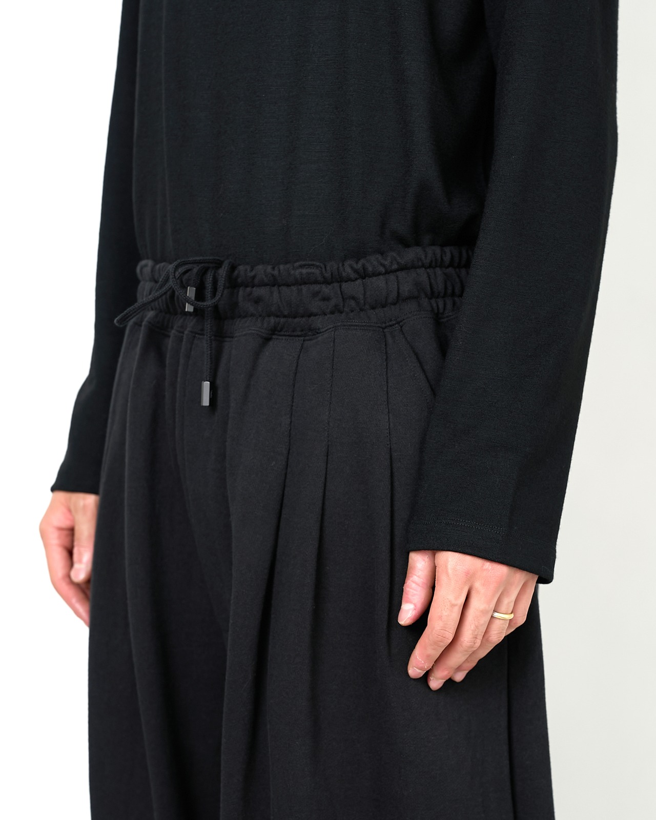 ROTOL "Solid Sweat Triple Tuck pants〔BLACK〕"