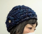 紺色のもこもこあったか帽子