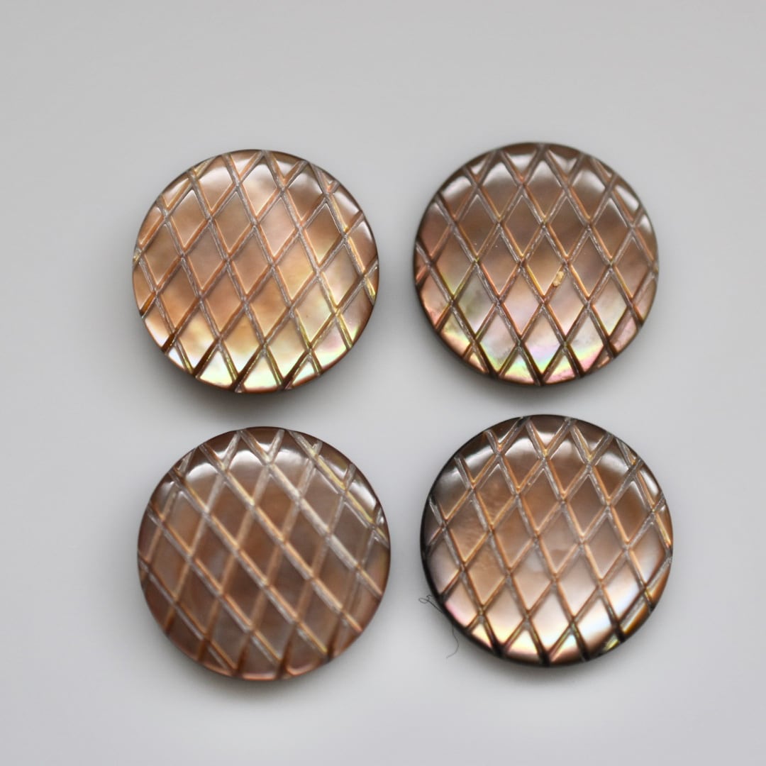 『ビンテージカボション』日本 茶蝶貝 4個 13.5㎜ C-17