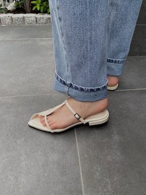 asymmetry toe fragile strap sandal