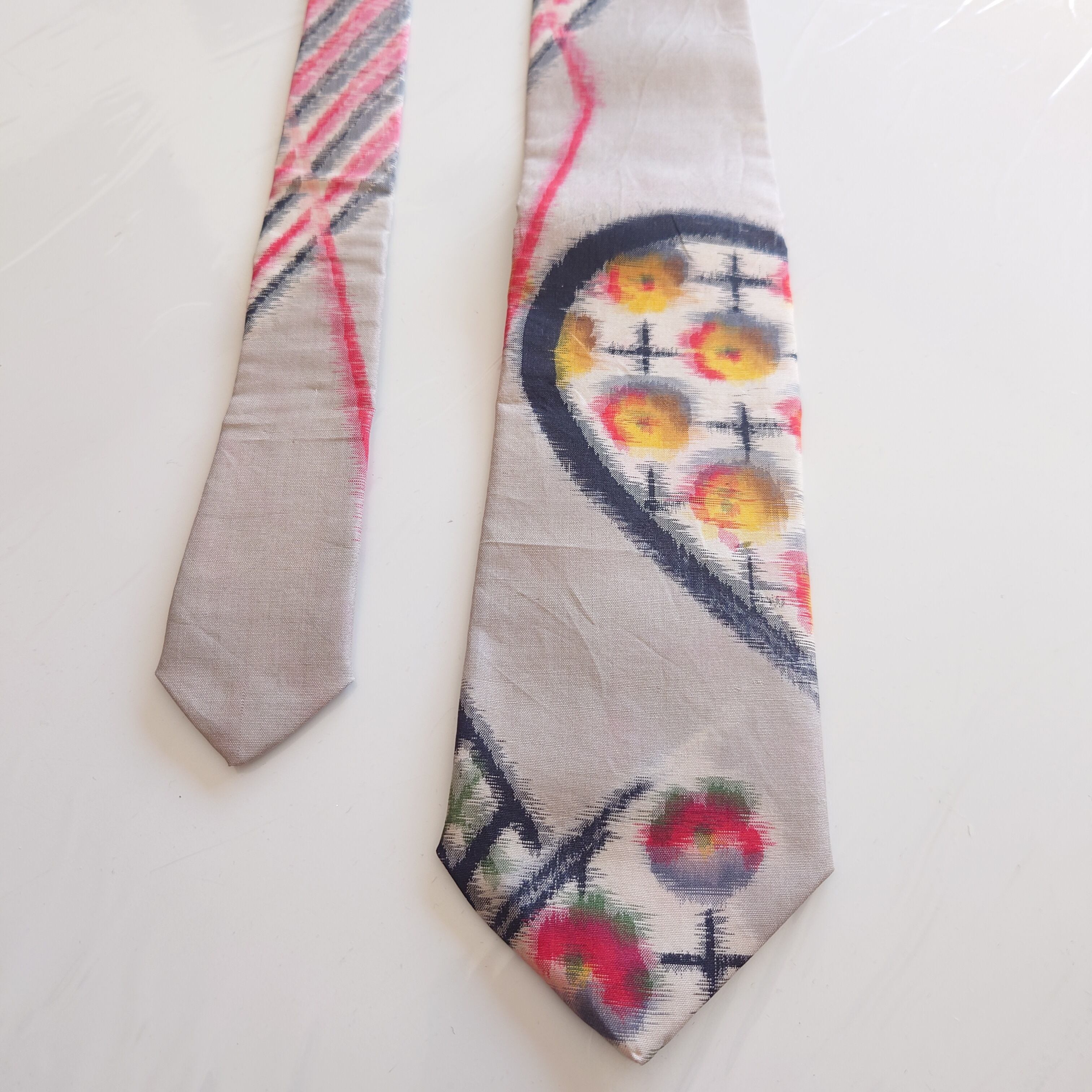 ネクタイ tie 和柄 Japanese フォーマル カジュアル マルチカラー ベージュ 着物リメイク kimono