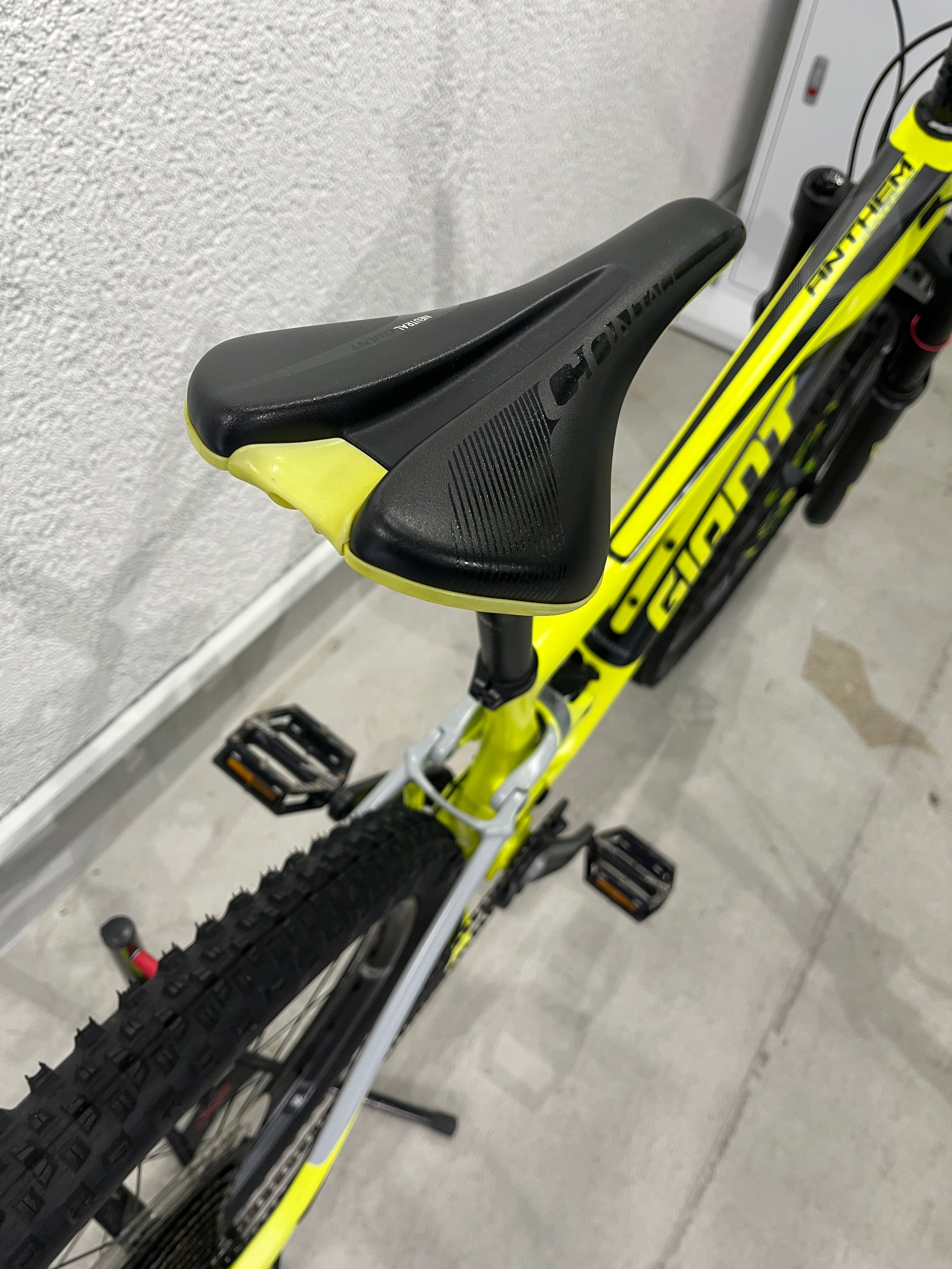 GIANT ANTHEM ADVANCED 2 2018年モデル 極上中古車 フルサスMTB 土