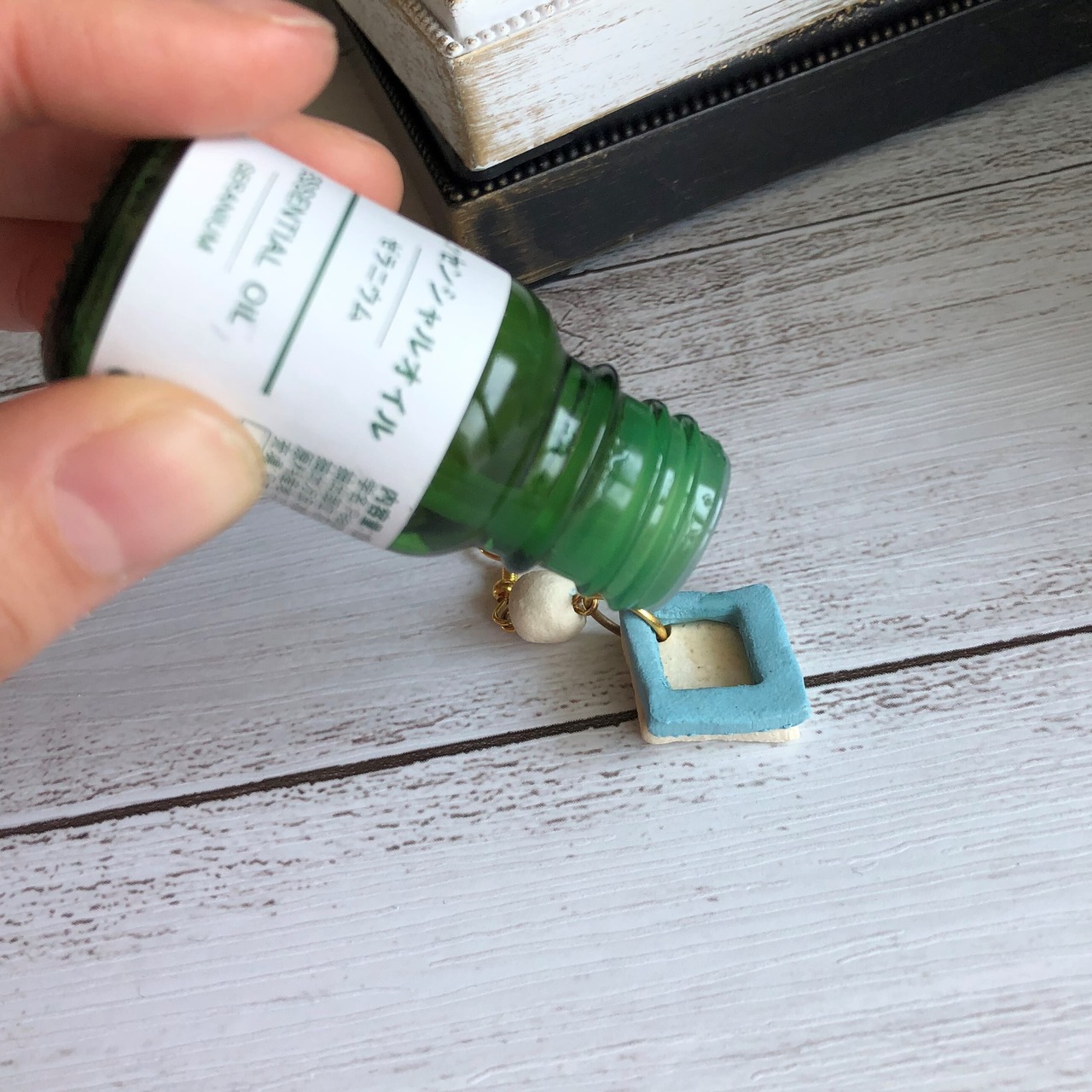 アロマが香る信楽焼*選べる5色 アロマシリーズ 陶器ピアス イヤリング 伝統工芸 パステル 香水