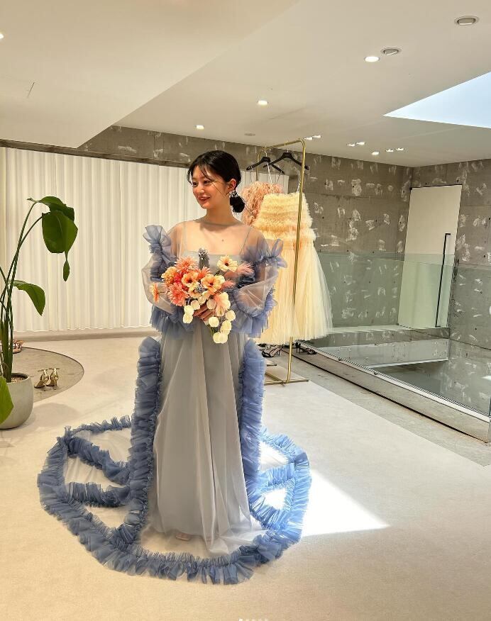 パーティードレス ツーピース 薄青 オーガンジー ラッフルフリル 前  