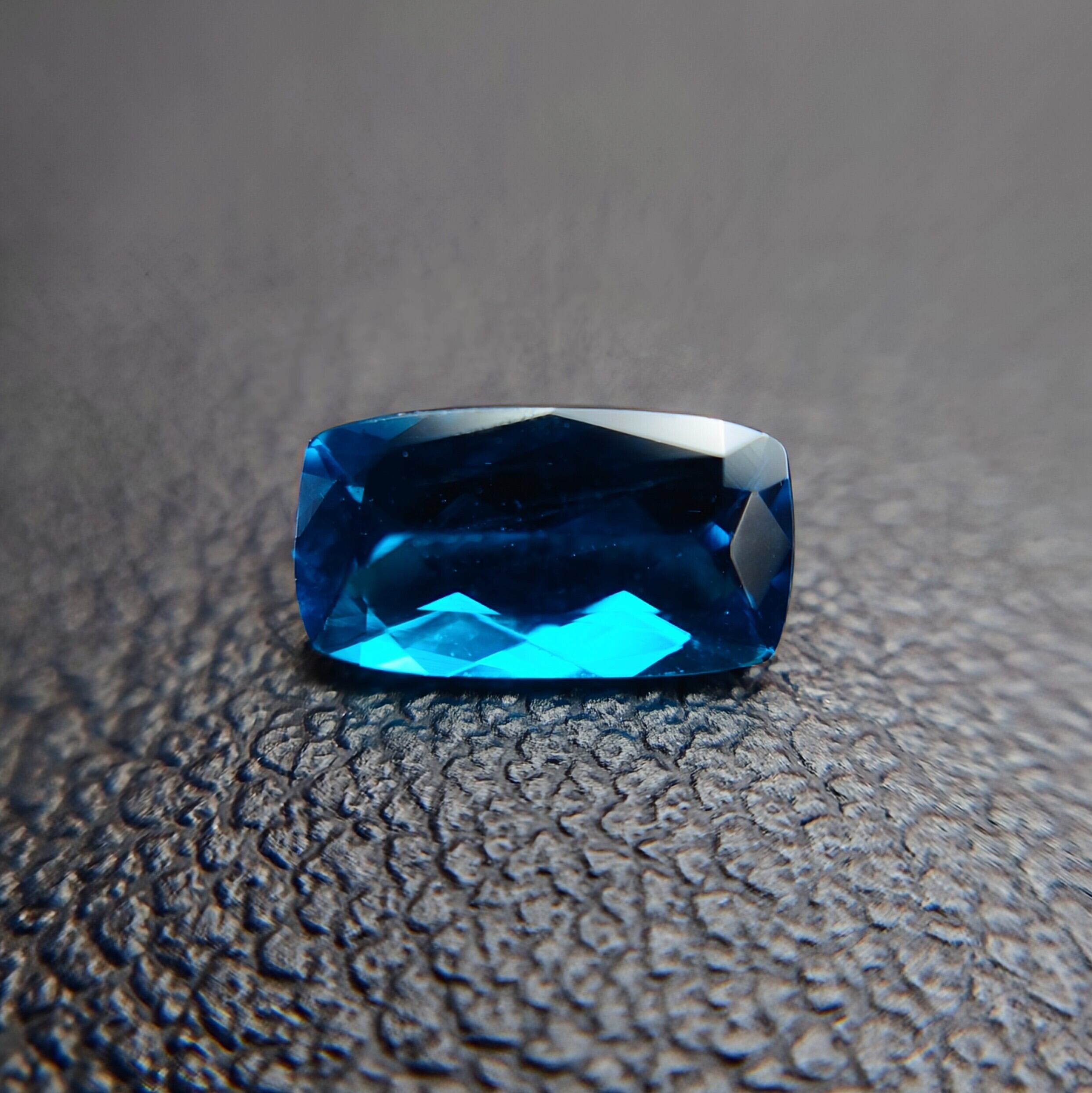 極希少 高品質 Green Blue Hauynite 0.514ct JGGL鑑別書付 ルース