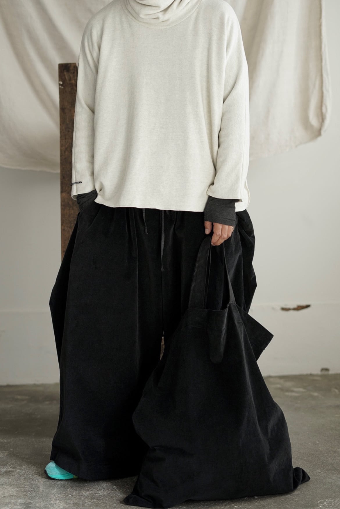 ALBUM DI FAMIGLIA - VELVET BIG BAG / BLACK | Brownie