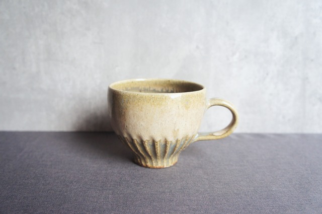 天草 陶房スイ　鎬マグ（ベージュモスグリーン）