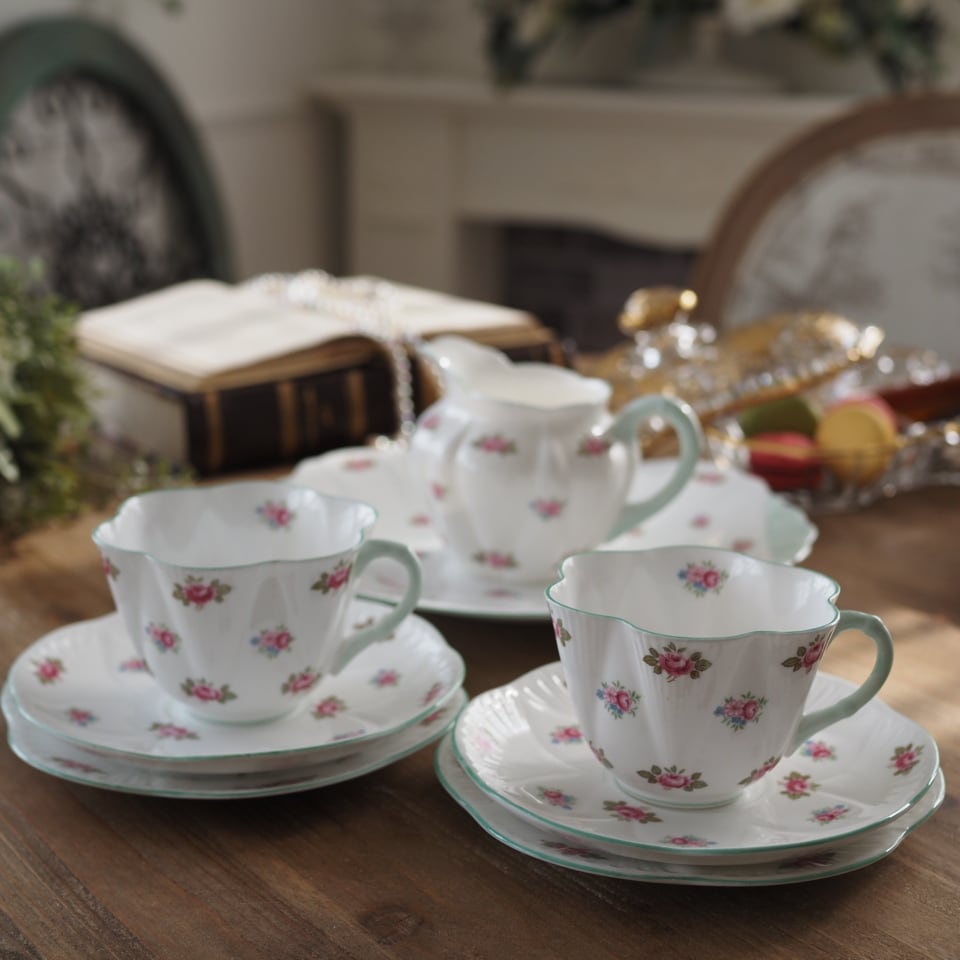 英国シェリーワイルマン 《ROSEBUD 13426》トリオ カップ＆ソーサー F4