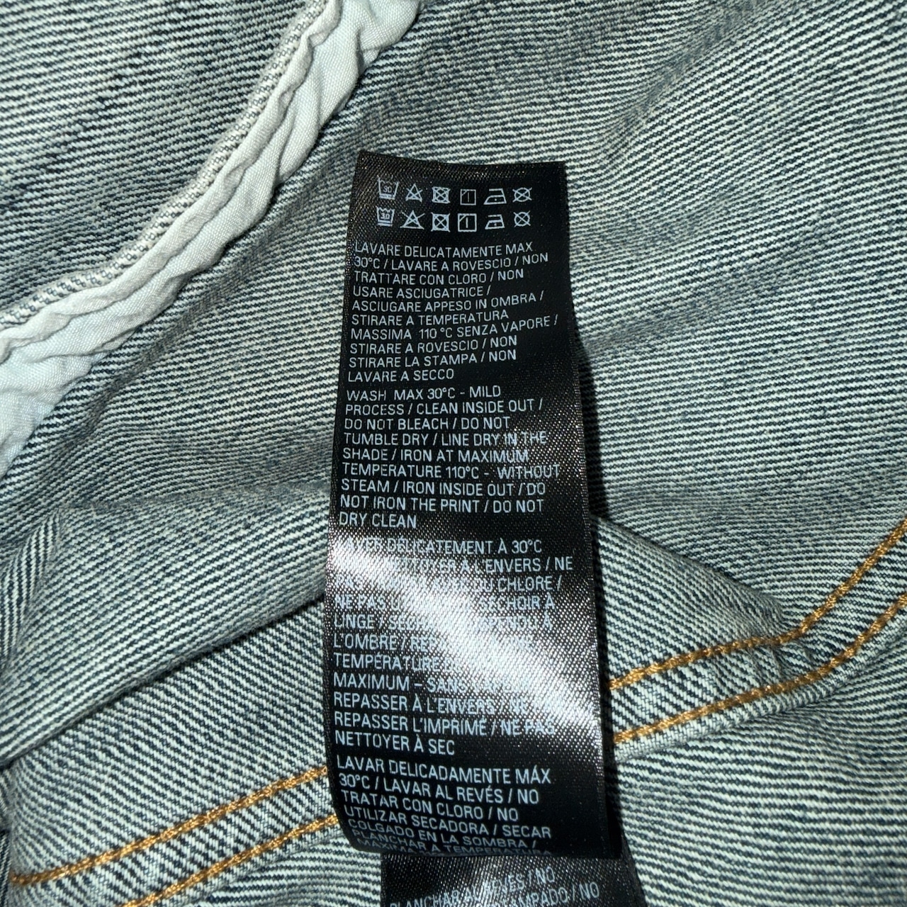 【BALENCIAGA】Summer 24 Tattoo Denim Jacket