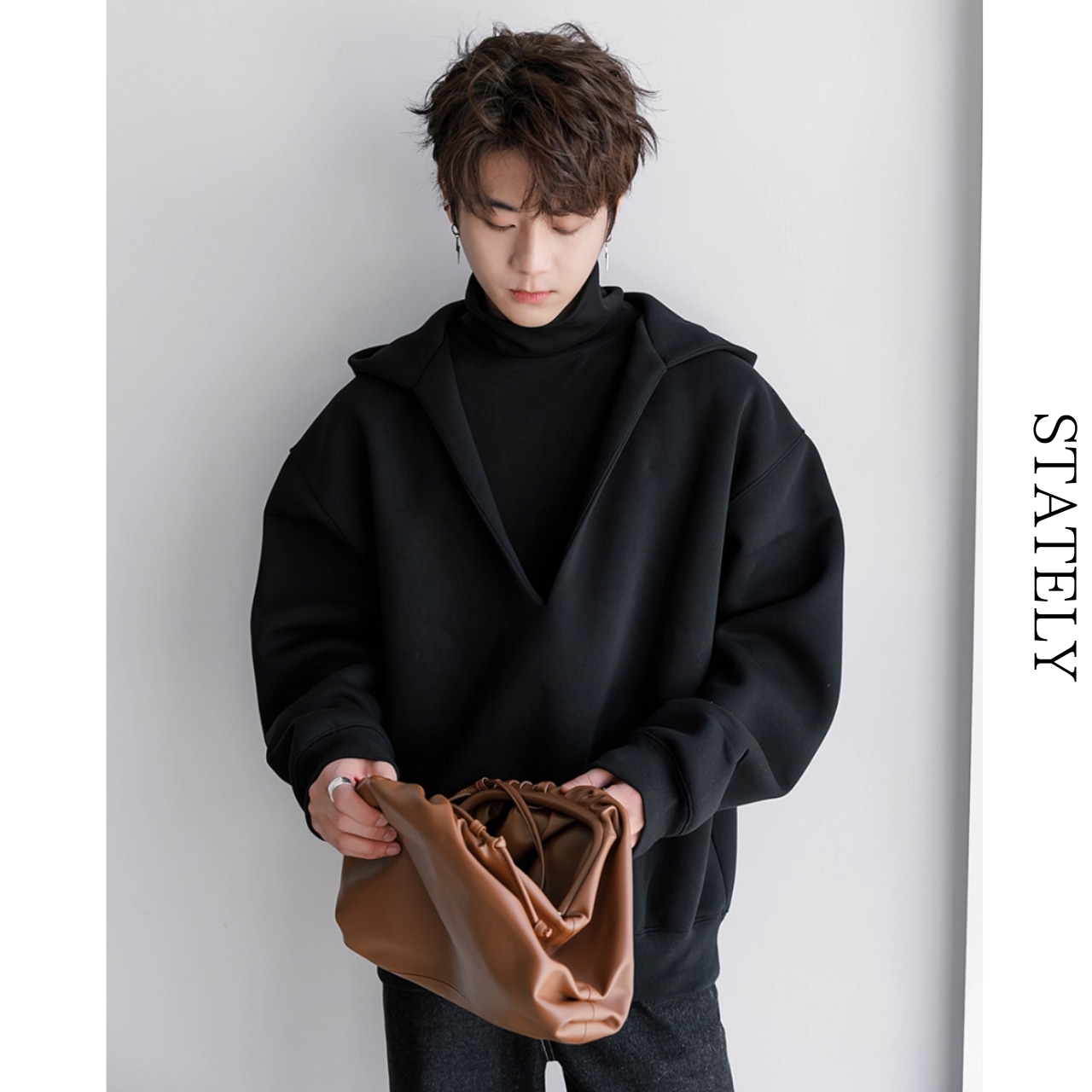 Deep V-Neck Hoodie/2color_T155・画像4