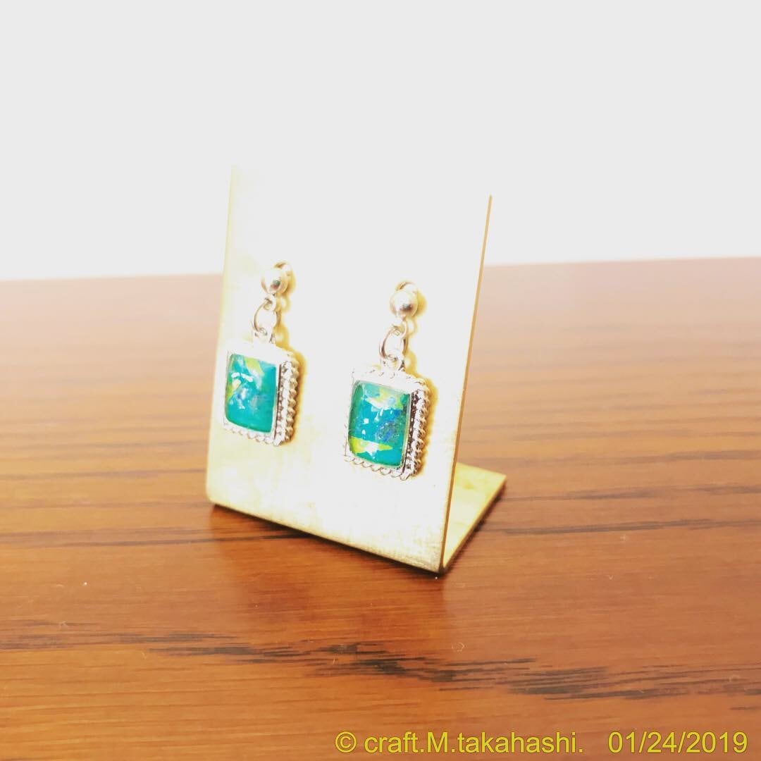 0091:グリーンのマーブルピアス ポストピアス 銀 シルバー 緑 グリーン