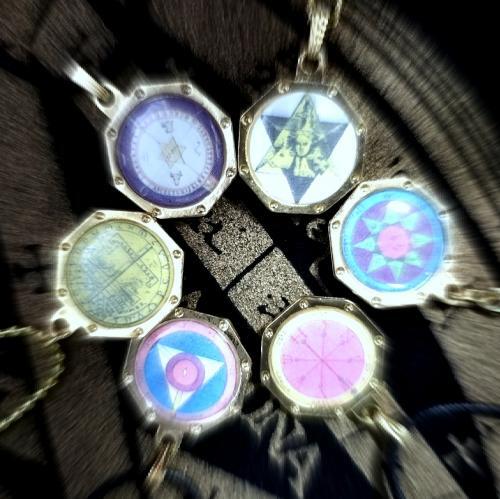 ソロモン王の魔法円・ワンド・魔法カプセル・世界のおまじない他