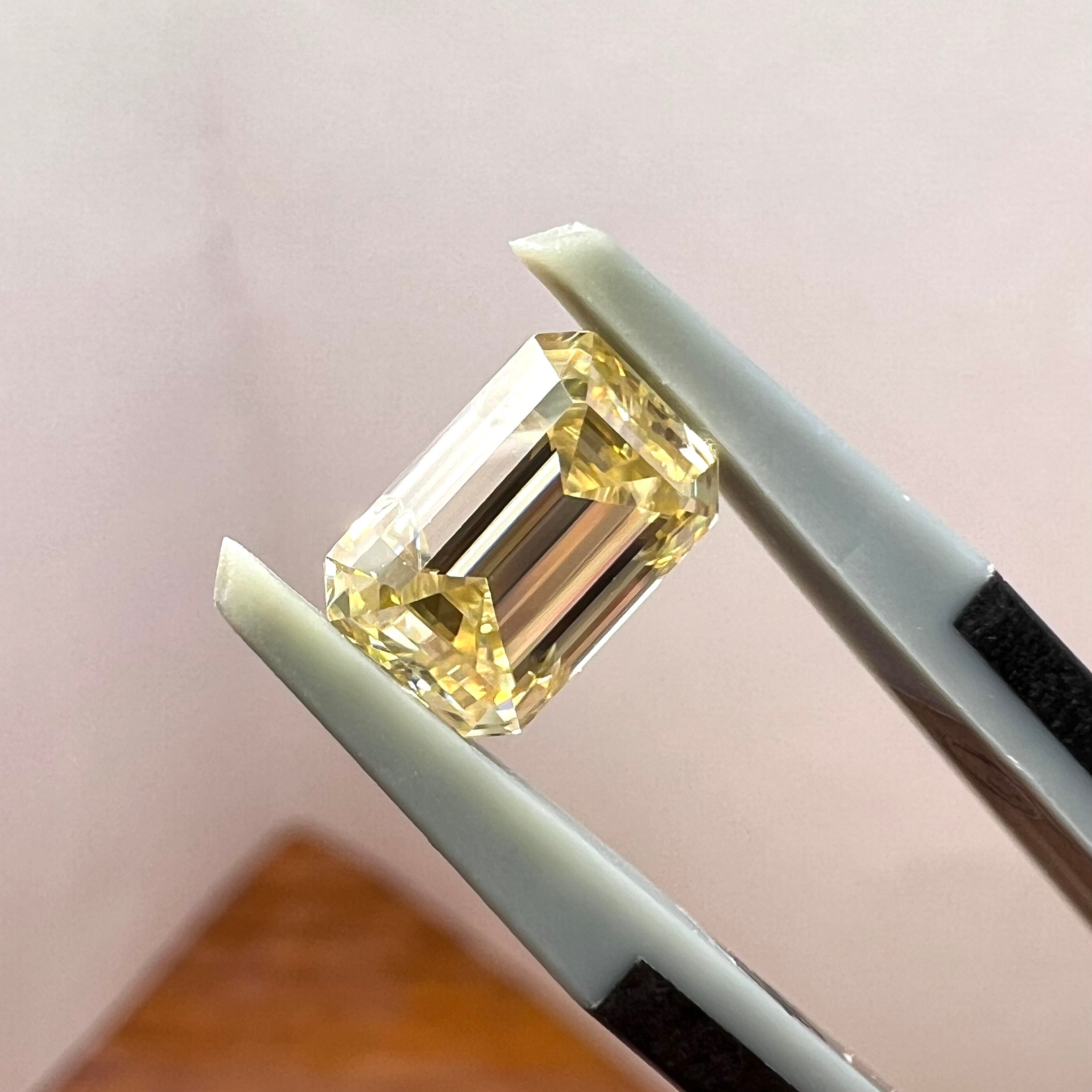 モアッサナイト エメラルドカット 1.7ct ダイヤモンド類似石 宝石 ルース-