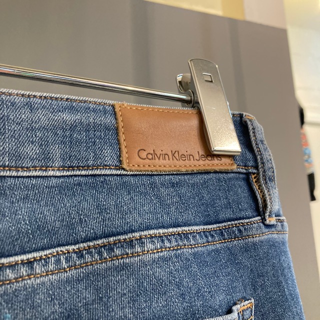 gumi) Calvin Klein fringe denim pants | MarcoPolo