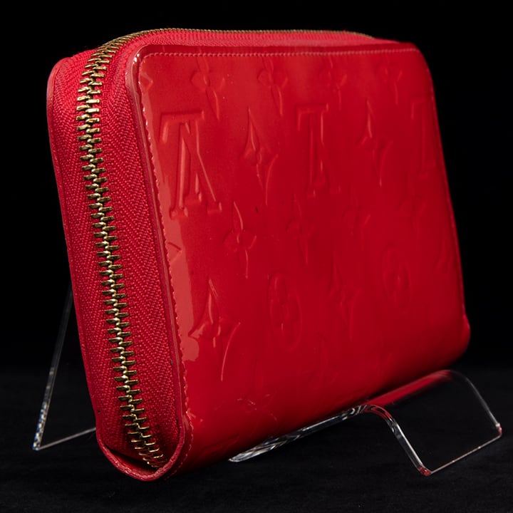 【美品】LOUIS VUITTON ルイヴィトン　長財布　ラウンドファスナー　赤 良品 LOUIS VUITTON ルイヴィトン ヴェルニ ラウンドファスナー