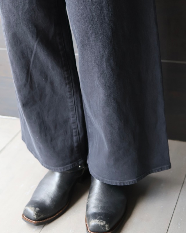 Baggy silhouette denim pants