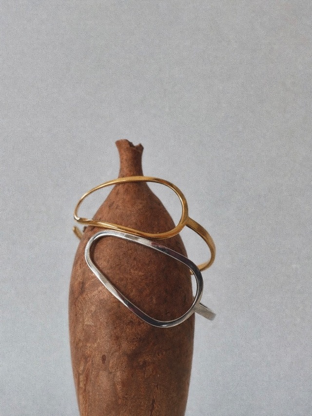 OVAL BANGLE