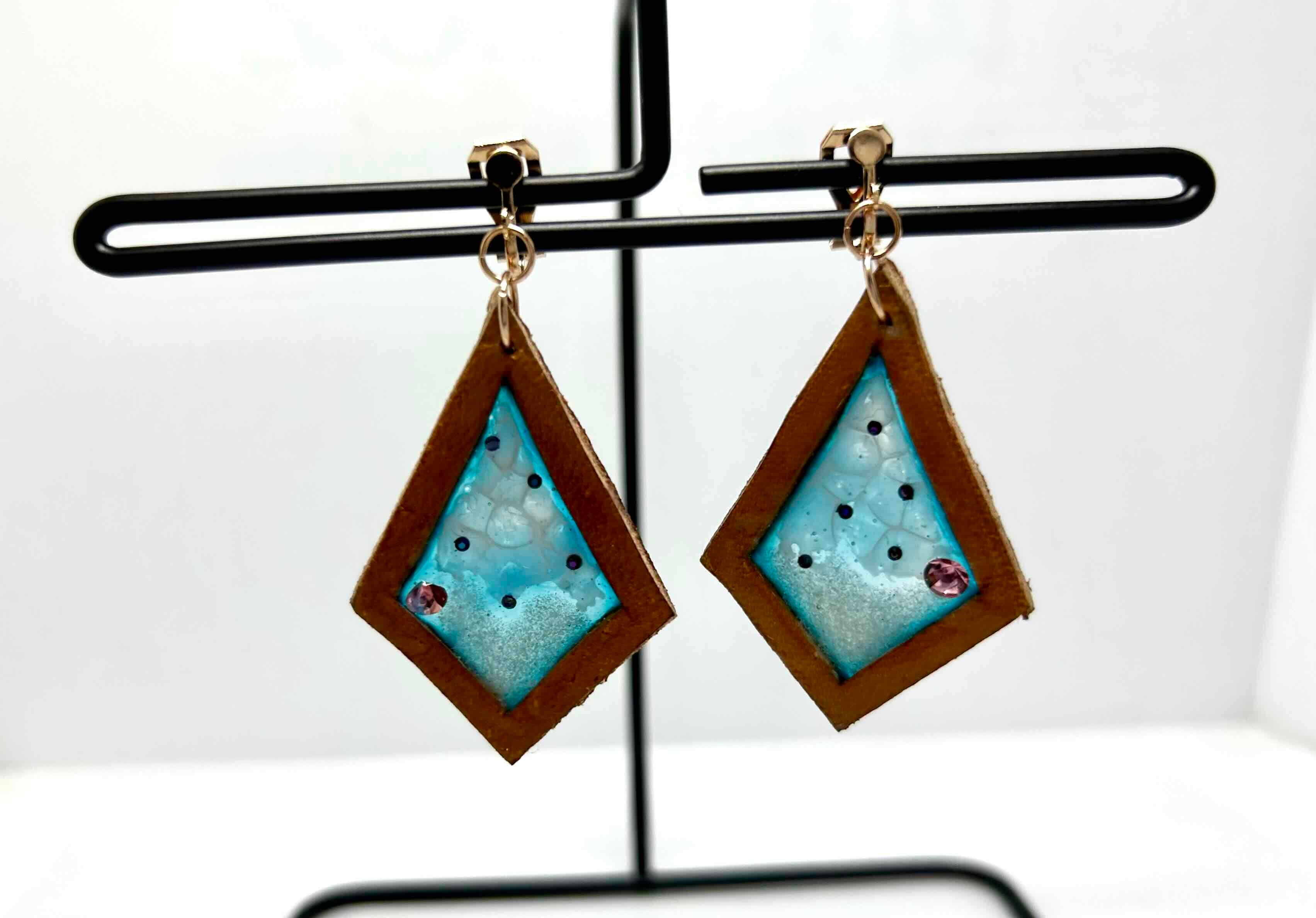 海レジン波:オーダーハンドメイドイヤーカフラメブルー波夏