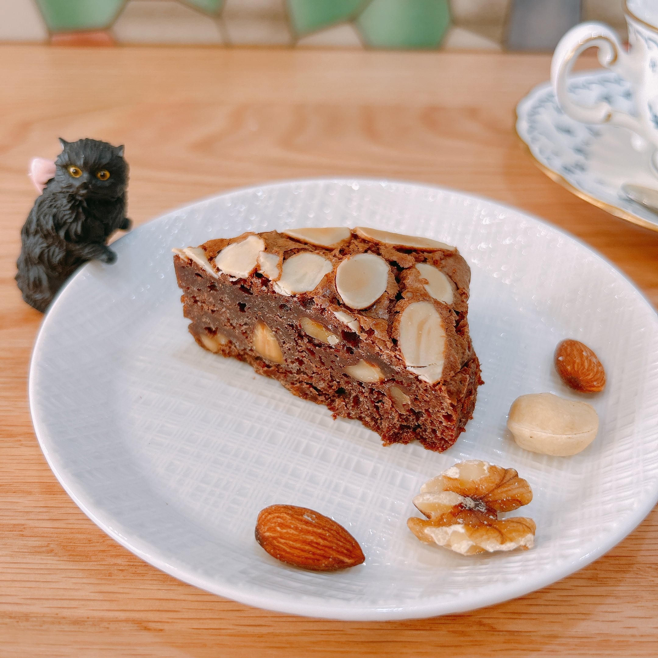 ブラウニー-スイートチョコ-（ホール） | ねこのてかりてます