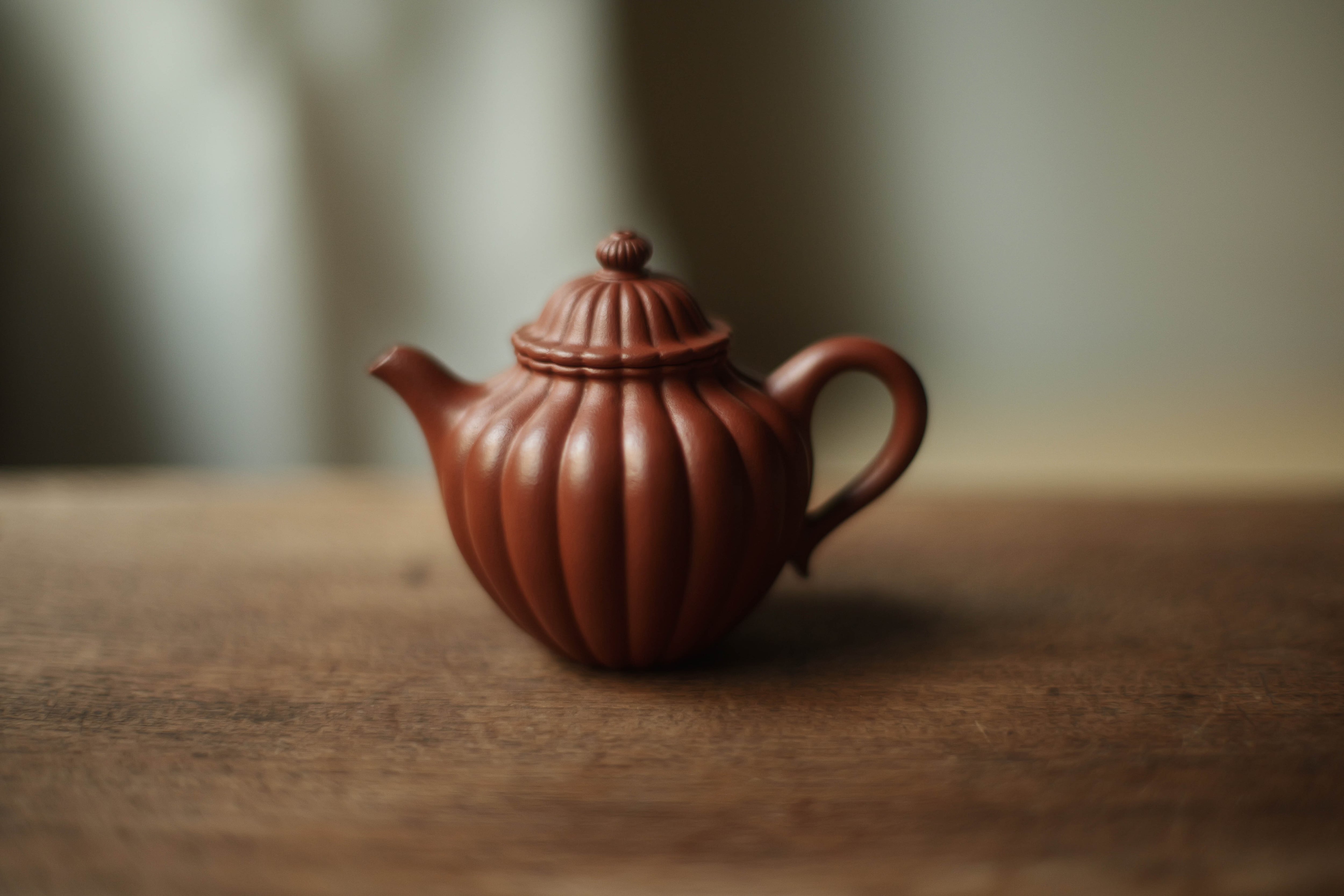 ヴィンテージ/中国宜興　朱泥　梅段壺 急須 ヴィンテージ 宜興紫砂壺「菊弁・秋水式」（約120cc）・朱泥