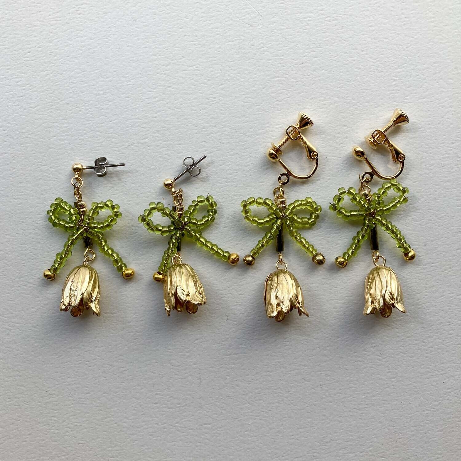 ビーズリボンとフラワーキャップの〈ピアス/イヤリング〉 | Dua