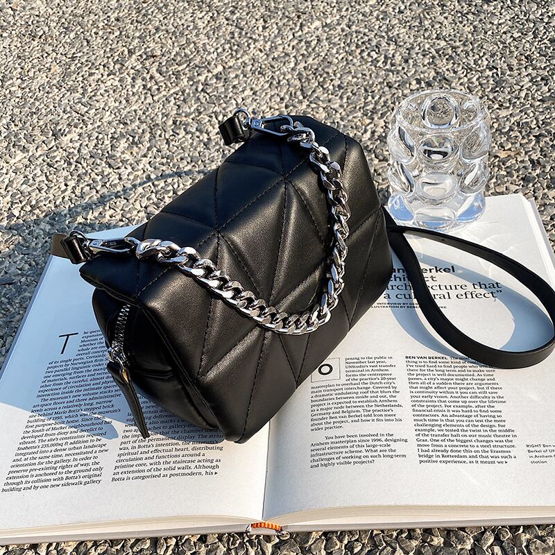 スタイルレッドチェーン スクウェア Tiancai_Wing_Bag83191172060