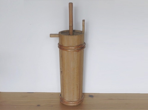 木製バターチャーン　桶形攪乳器　東欧　古民具
