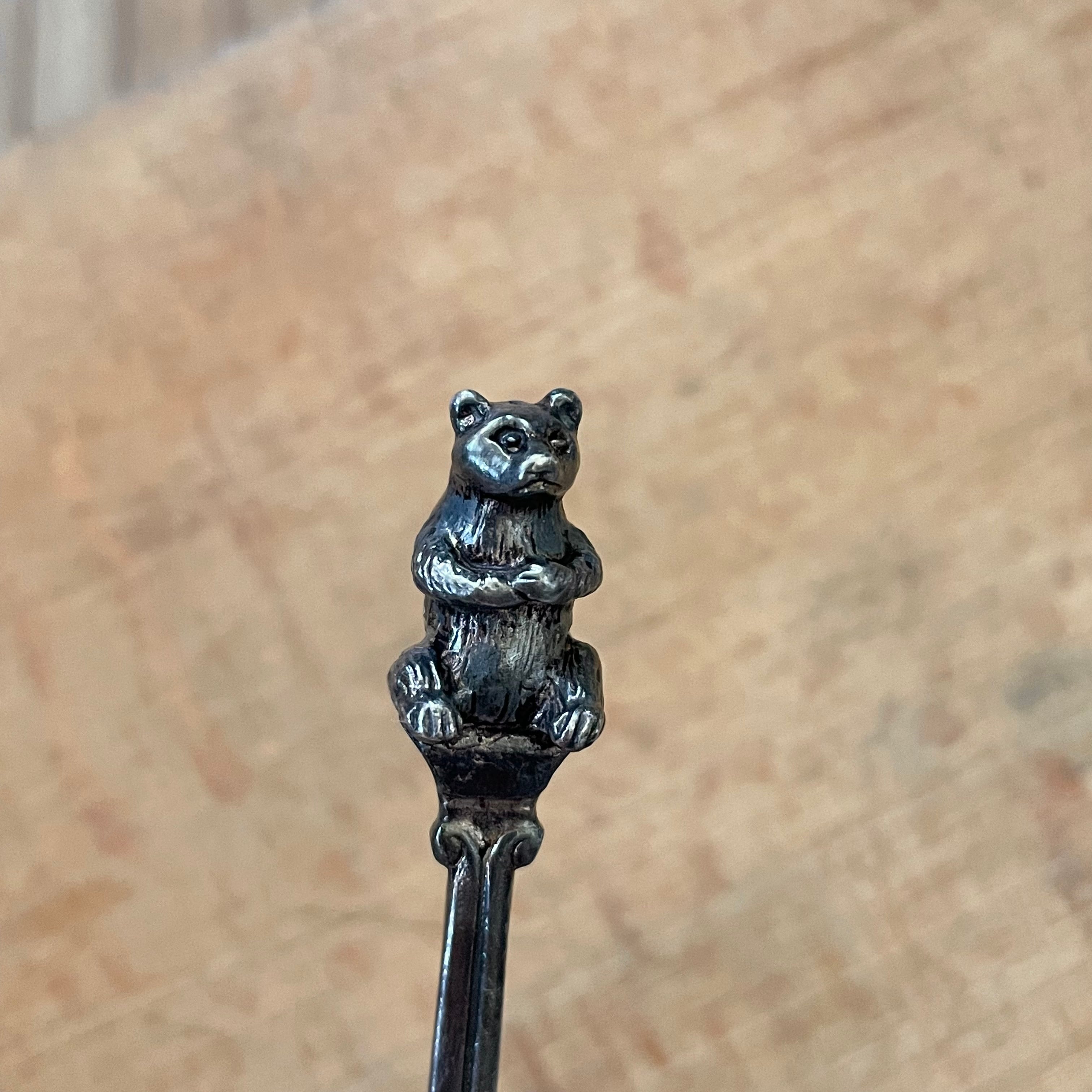 座ったくまなティースプーン