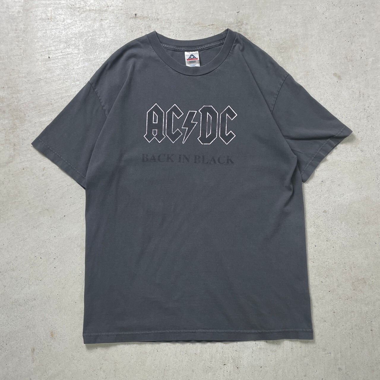 AC/DC BACK IN BLACK バンドTシャツ バンT メンズL 古着 リプリント 