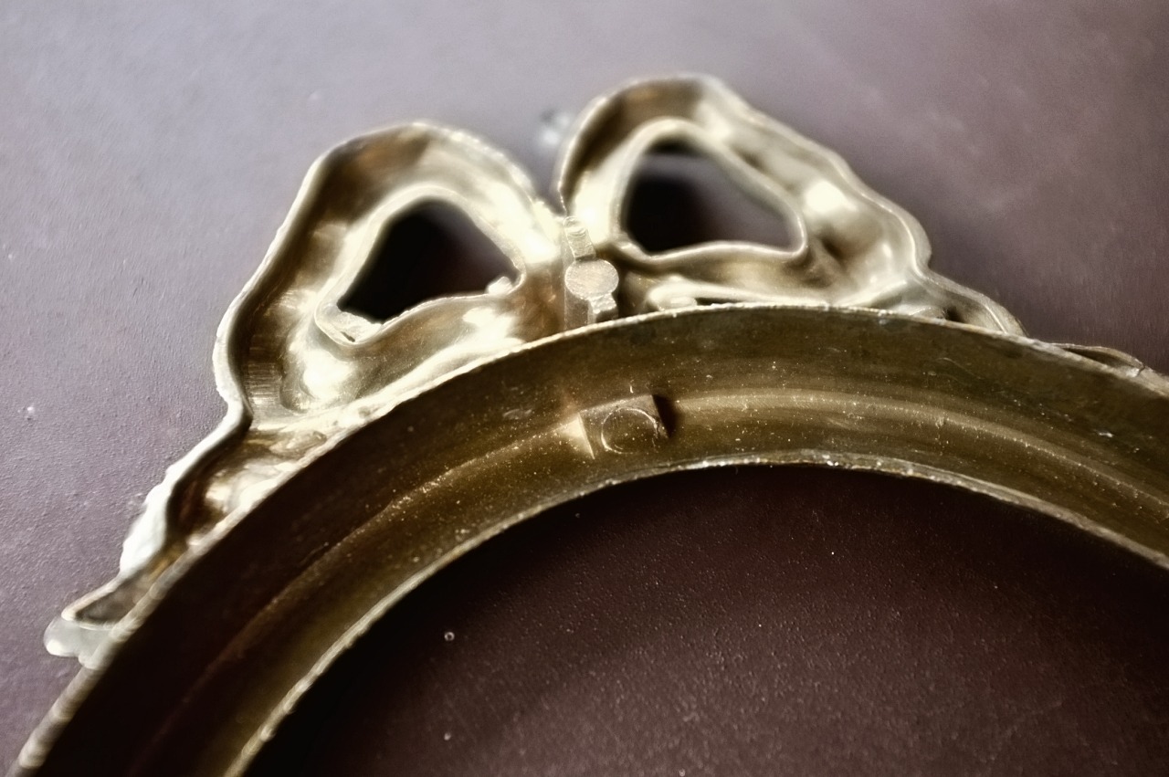 フランス 29c 金のリボンと金の葉とオーバルの額縁 ルイ１６世様式 アンティーク