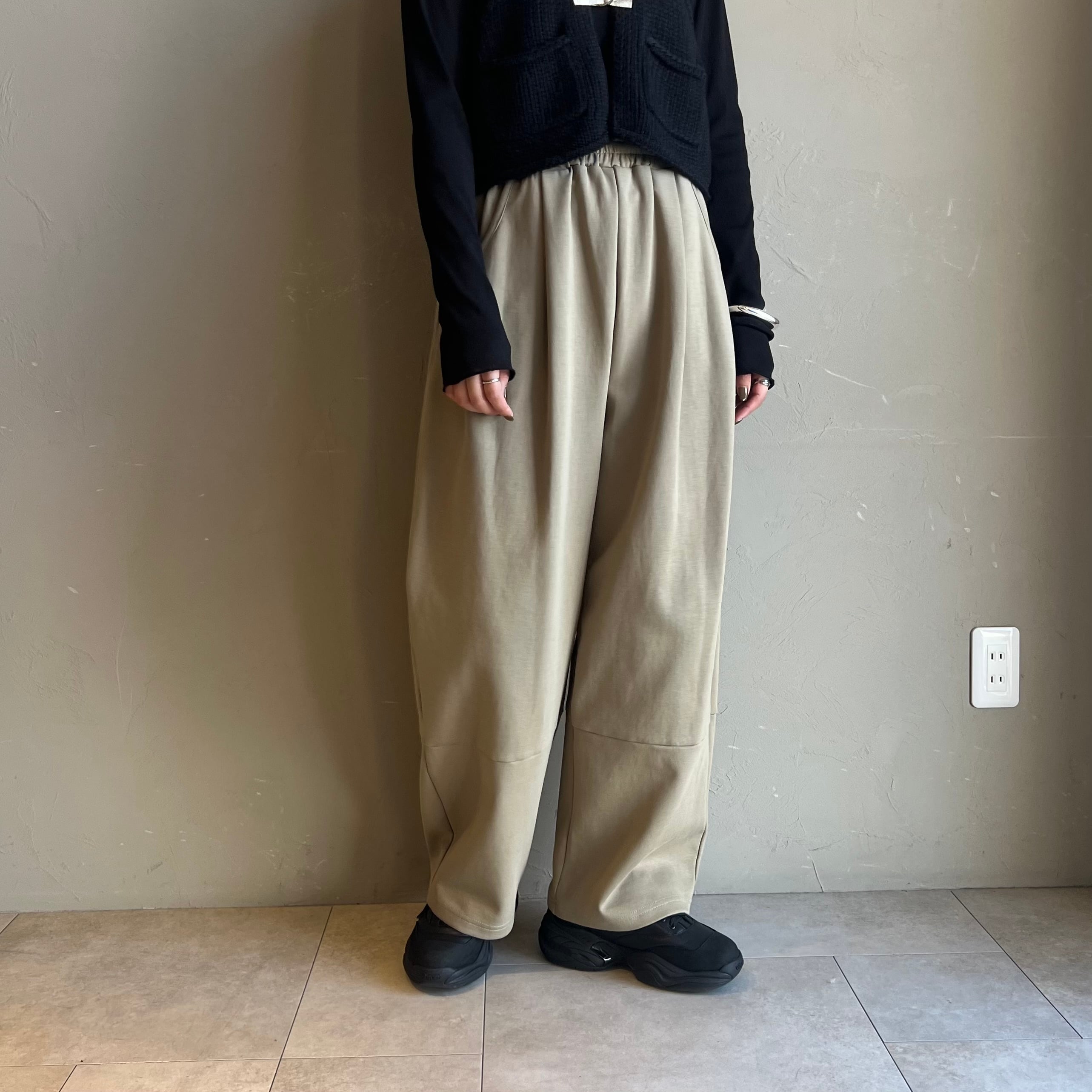 ポンチ切り替えスウェットライクパンツ