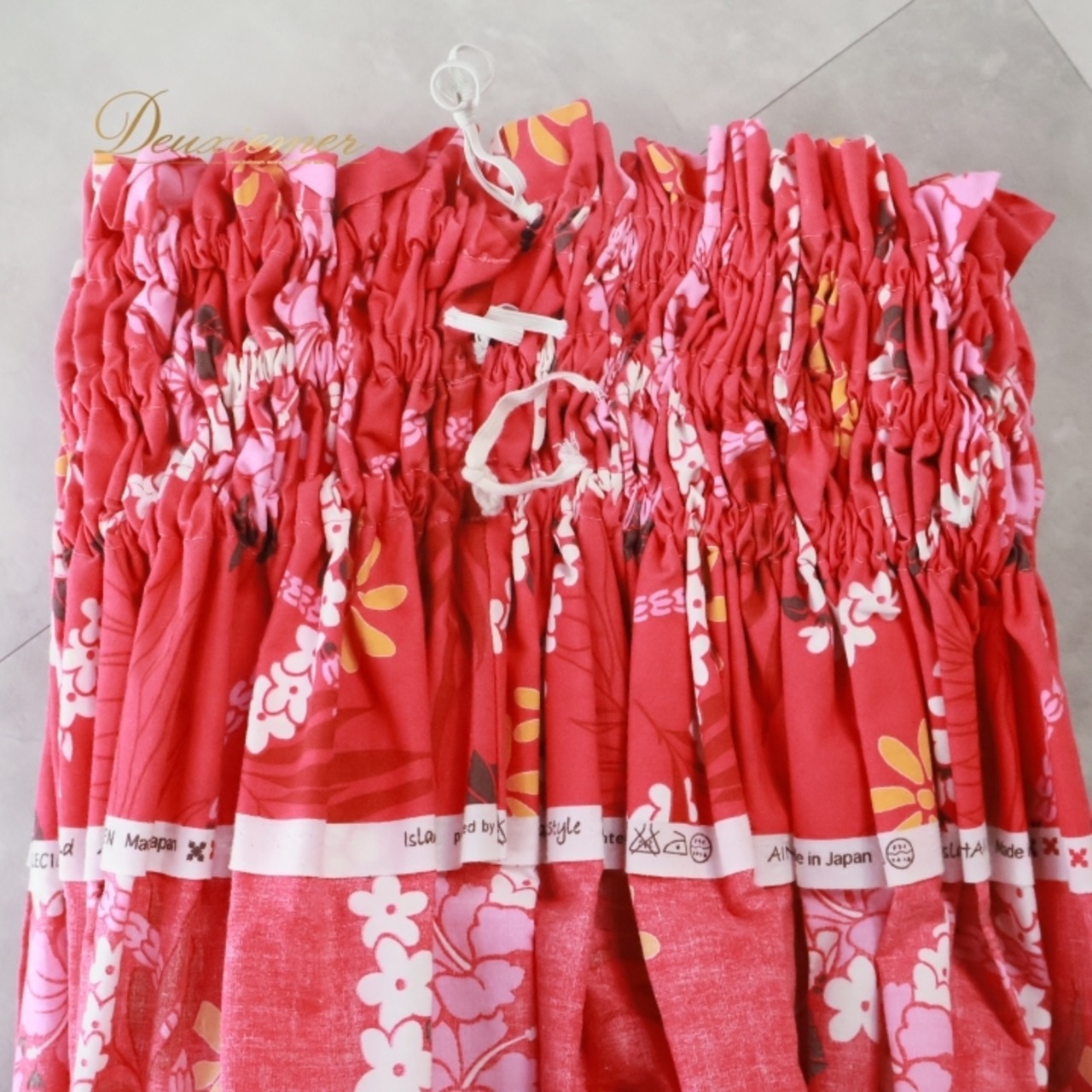 フラダンス 衣装 パウスカート レッド系 ハイビスカス柄 花柄 植物柄 ハワイアンプリント アロハ フラ ダンス レッスン 練習 華やか 鮮やか かわいい おしゃれ シングル スカート ピンク系 ホワイト系 オレンジ系 ブラウン系 赤 ピンク 白 橙 茶 フラ衣装 ダンススカート リゾートスタイル カジュアル 可愛いデザイン レディースファッション