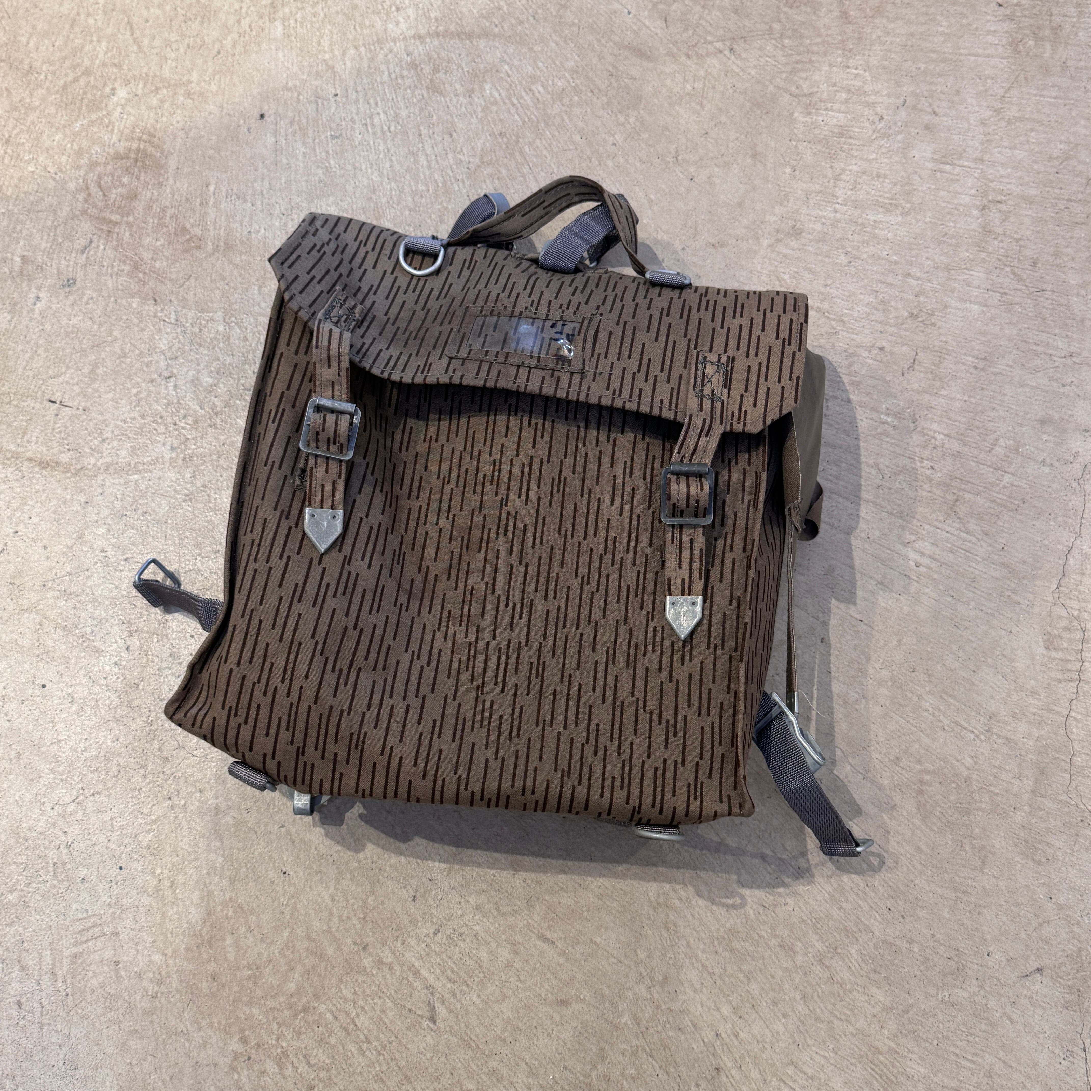 【直営・関税送料込】Bindle Three bag in BAG | safarionline