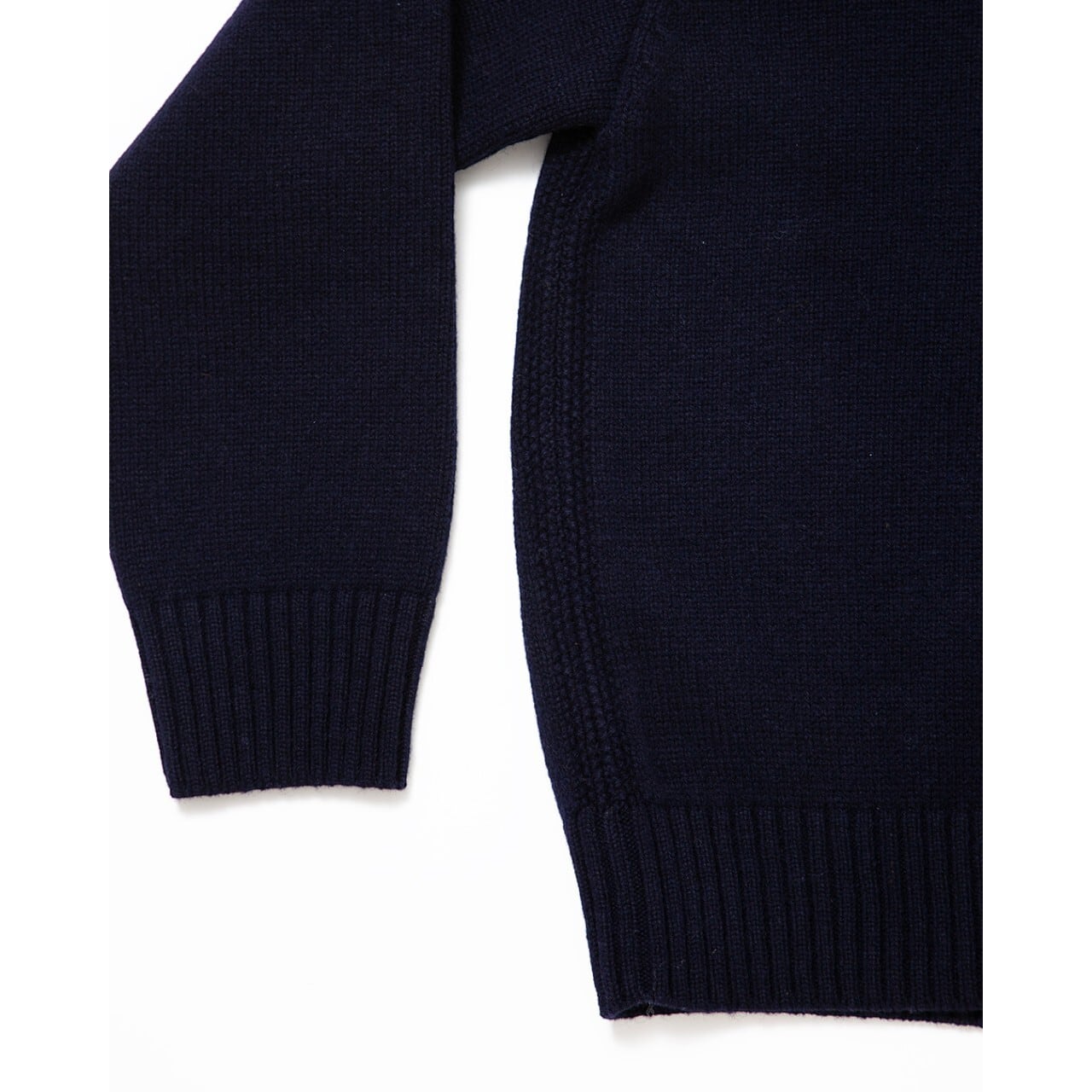 KeyHole (THE CORONA UTILITY) / NAVY TURTLE Shetland Wool
