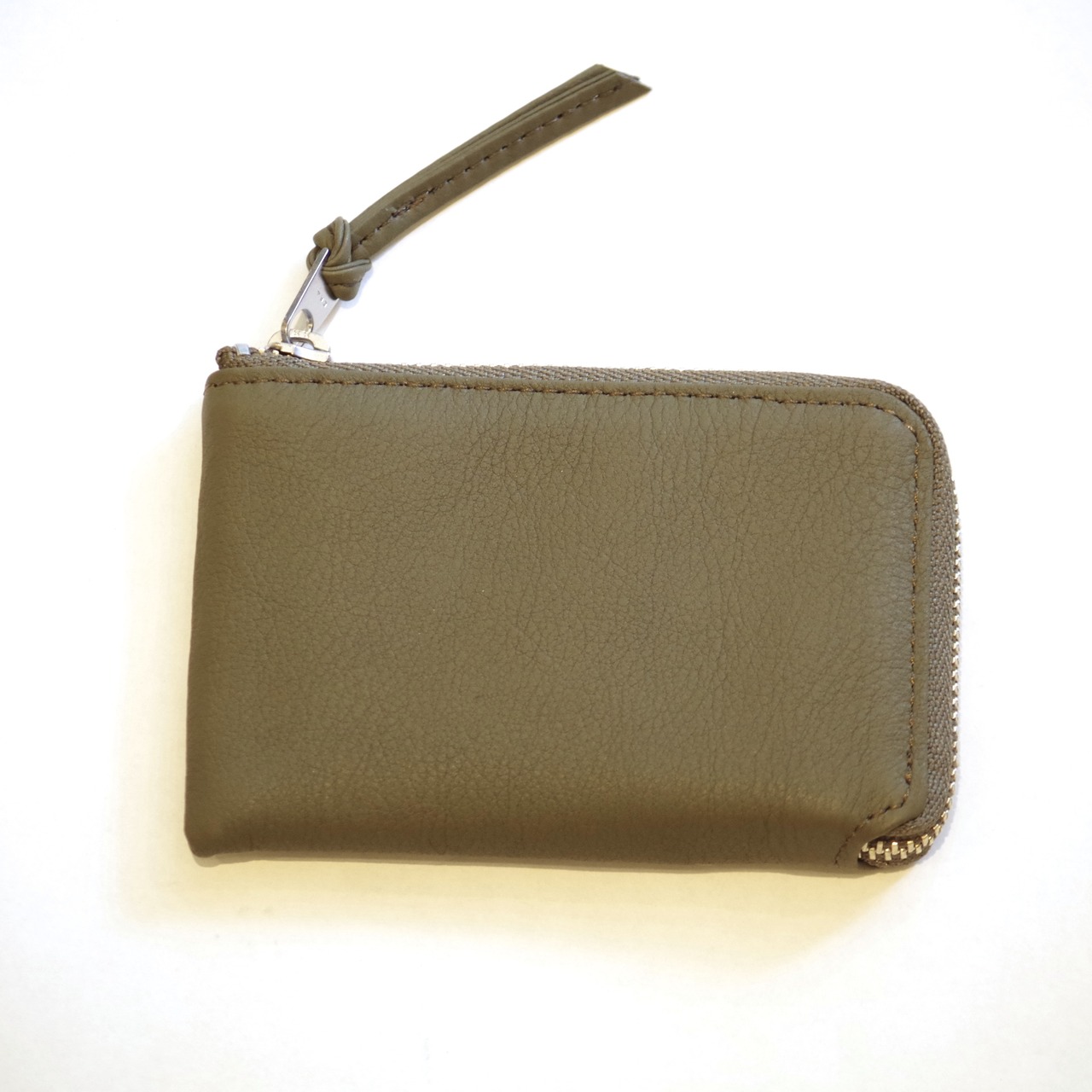 E R A. BUBBLE CALF ZIPPED CARD CASE