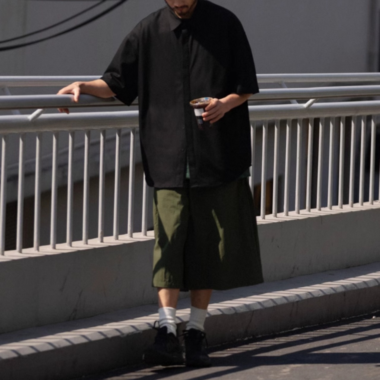 ワイドレッグ7分丈薄手ナイロンパンツ　0713