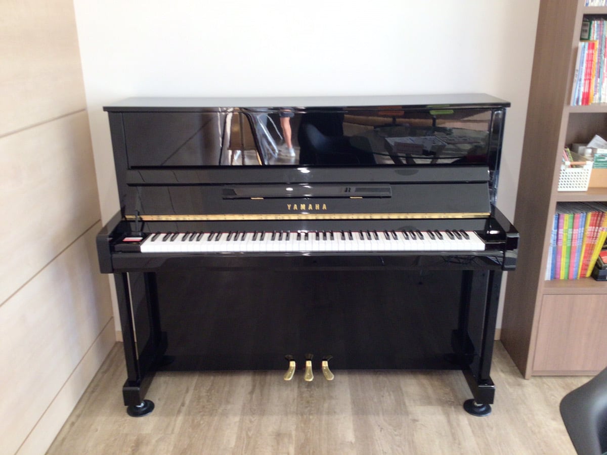 中古ヤマハアップライトピアノ　b121