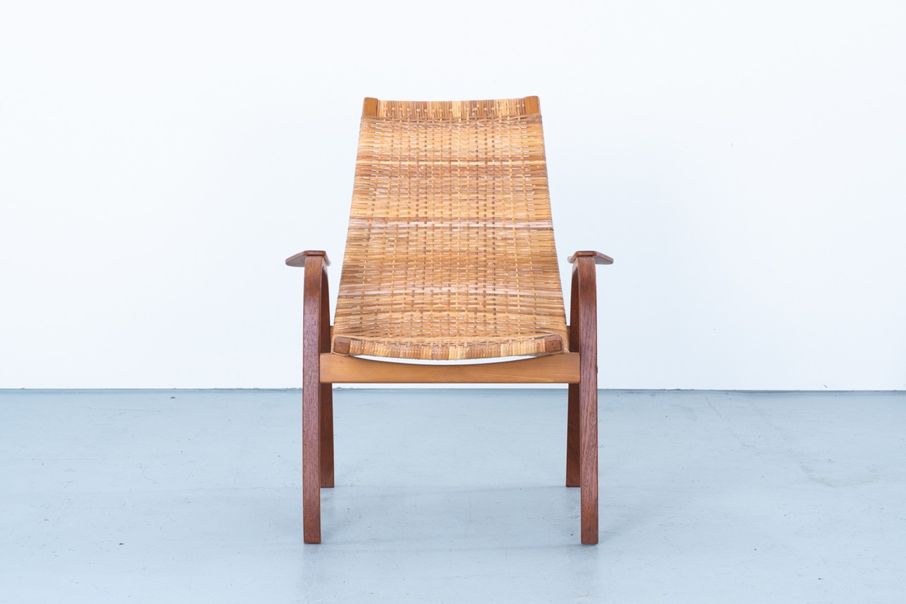 Yngve Ekström | Kurva Lounge Chair