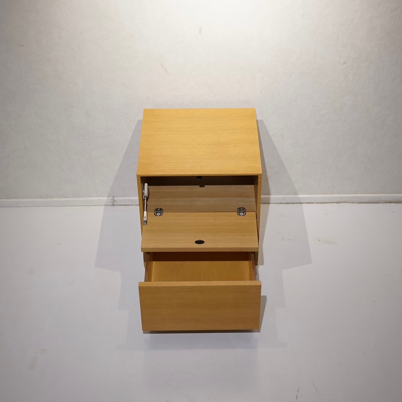 大塚家具 松永工房 NINE ナイン ナイトテーブル サイドテーブル サイドキャビネット ベッドサイド 収納 木製 モダン 北欧 ナチュラル