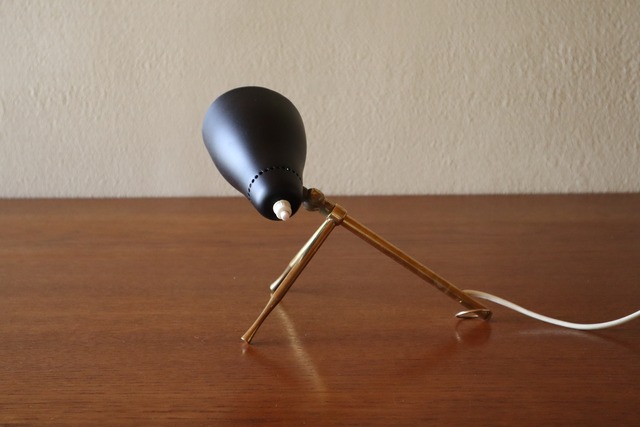 Giuseppe Ostuni「Desk / Wall Lamp Model Ochetta  Oluce」